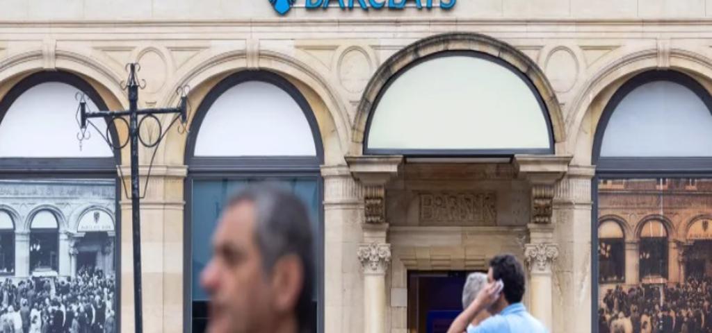 "Καμπάνα" άνω των £40 εκατ. στην Barclays  "Καμπάνα" άνω των £40 εκατ. στην Barclays